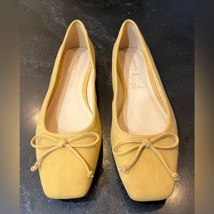 Liz Claiborne Flushing Radiant Gold Square Toe Memory Foam Flats, Size 9.5